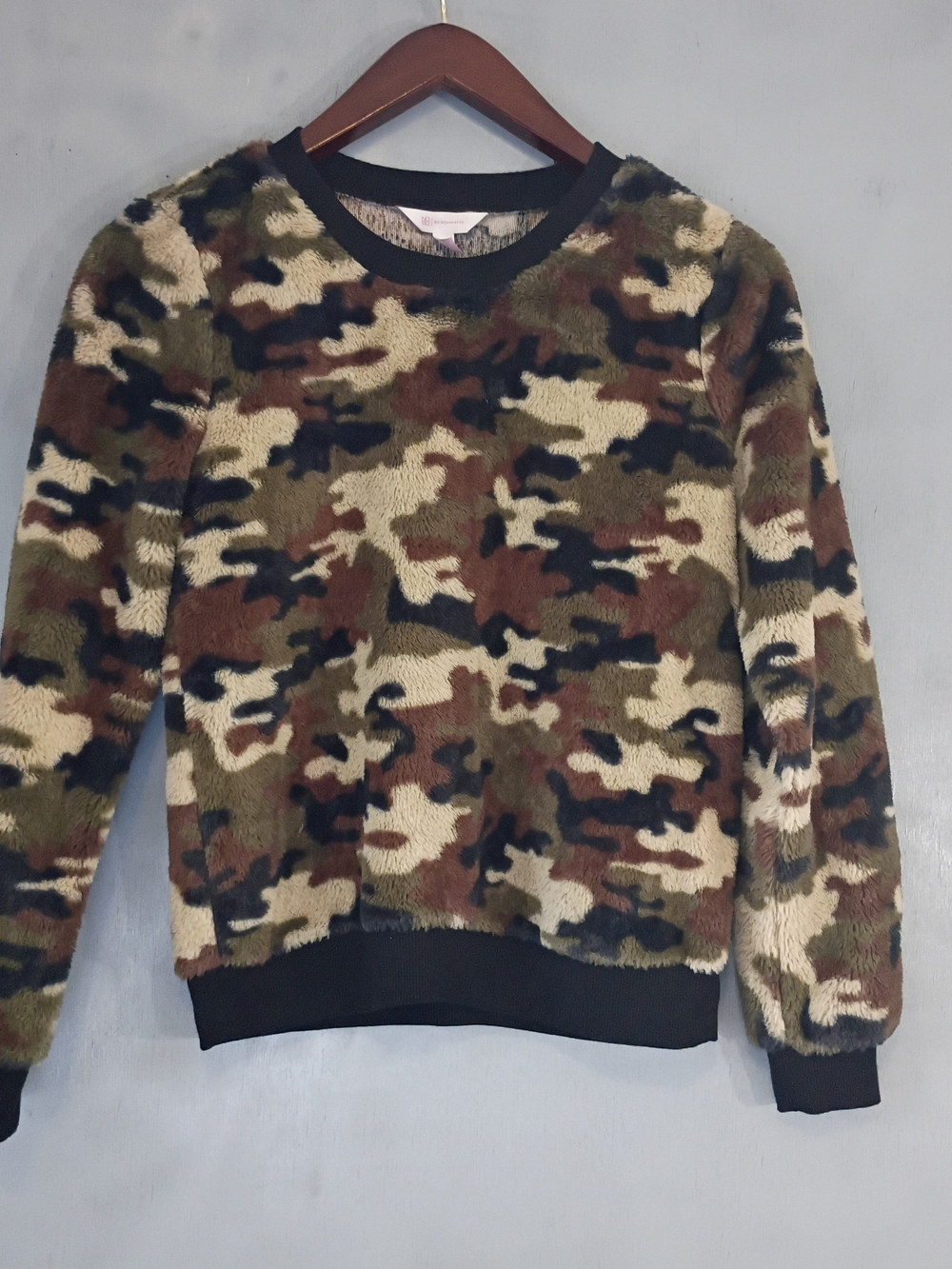 No Boundaries Men's Camo Fleece Crewneck Sweater - Olive/Brown/Black